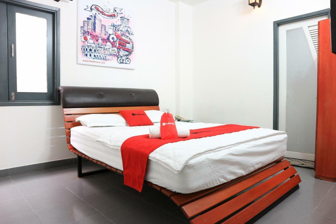 Отель Reddoorz Near Gia Dinh International Hospital Хошимин Экстерьер фото