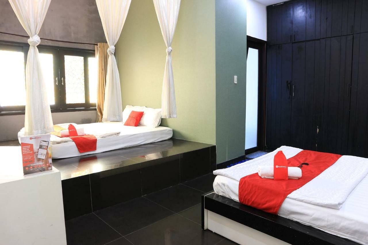 Отель Reddoorz Near Gia Dinh International Hospital Хошимин Экстерьер фото