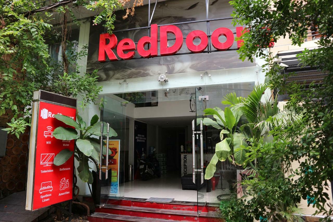 Отель Reddoorz Near Gia Dinh International Hospital Хошимин Экстерьер фото