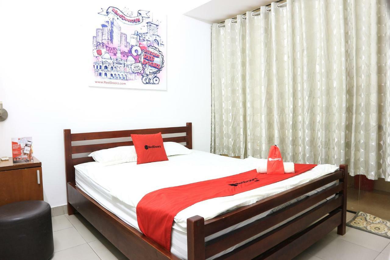 Отель Reddoorz Near Gia Dinh International Hospital Хошимин Экстерьер фото