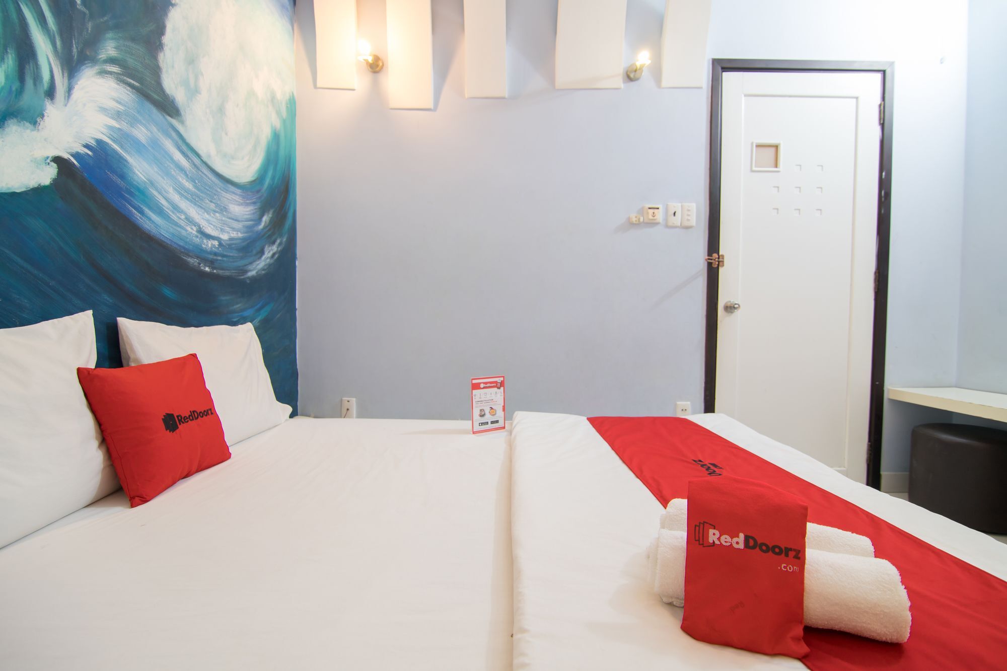 Отель Reddoorz Near Gia Dinh International Hospital Хошимин Экстерьер фото